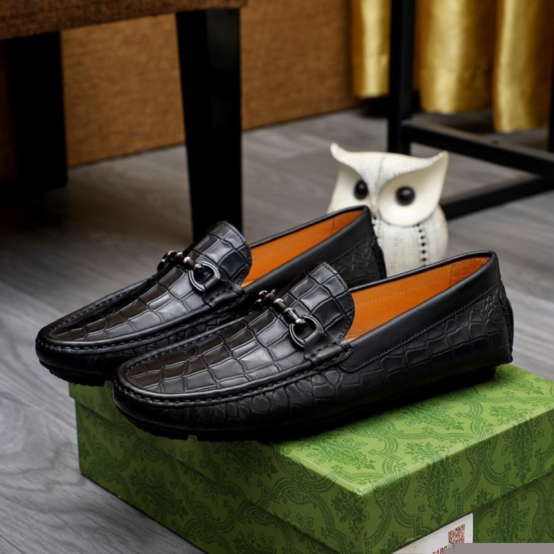 G*u*i leather shoes